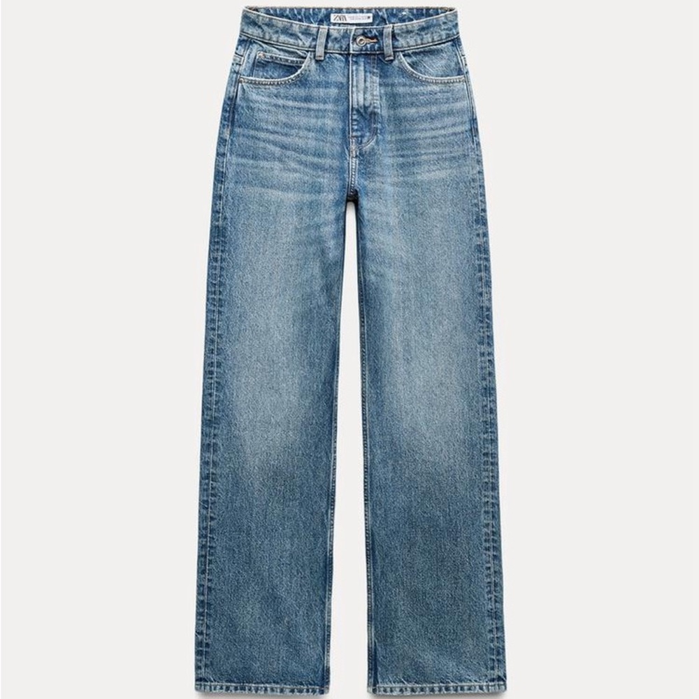 Zara dark wash, Women’s high rise straight jeans. Size 4